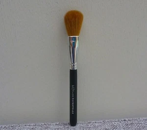i.d. Bare Escentuals bareMinerals Fast & Flawless Blending Brush, Brand NEW! - Bild 1 von 5