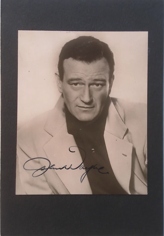 John Wayne (+)  orig. Autogramm 8x10 - Bild 1 von 1