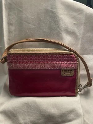 Cartera Muñequera Fossil Llave por Cremallera Alrededor Lona Recubierta Rosa Foto 1 de 4