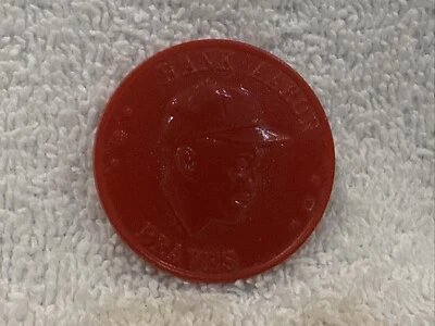 老式 1959 年汉克·亚伦红盔甲硬币,密尔沃基勇士队,非常好!! — 第 1/2 张图片