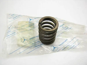 (1) NOS OEM Mercedes-benz 1020530320 Valve Spring 1986-1989 190D 2.5L 190E 2.3L - Picture 1 of 3