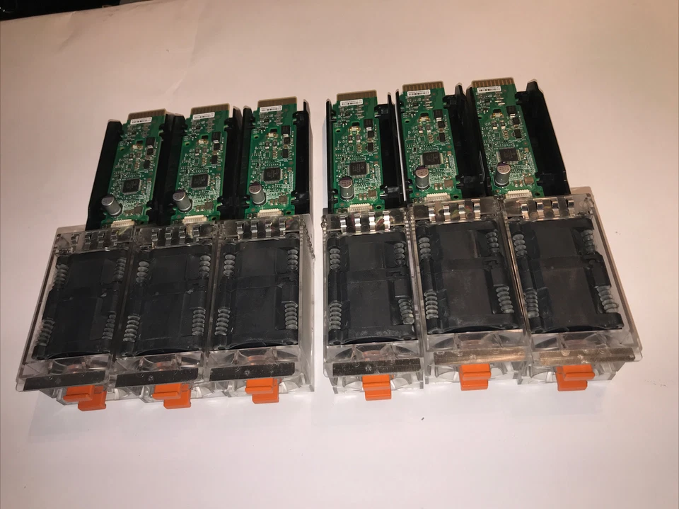 (1 x) EMC 2 VNXe 3200 (SAS 3.5 inch hard drive model, not 2.5 inch) fan module - Image 1 of 4