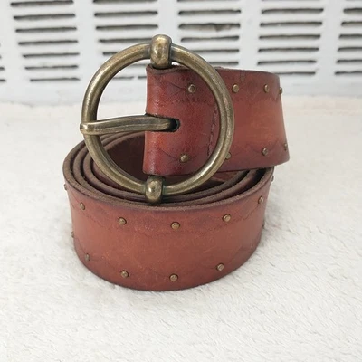 Ремень American Eagle Outfitters S коричневый натуральная кожа с заклепками обработанный 33–39 дюймов - Изображение 1 из 4