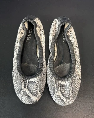 Zapatilla de ballet Vaneli piel de serpiente blanca y negra para mujer talla US 4,5 Foto 1 de 4