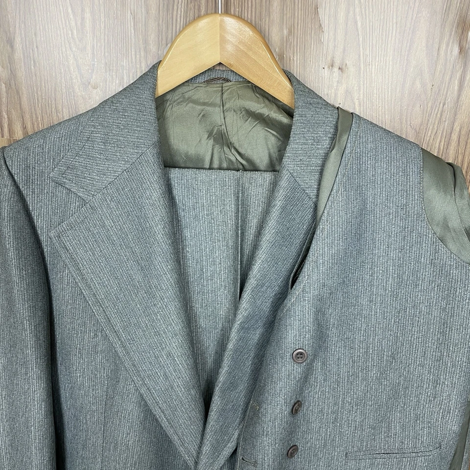 Traje De Colección Años 60 Hecho en EE. UU. 3 Piezas Para Hombre 36L 30x32 Gris Poliéster Sólido Foto 1 de 4