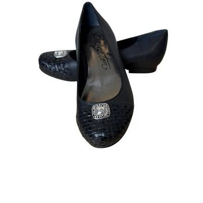 Zapatos planos de ballet Brighton 'Barb' para mujer de cuero negro con encanto plateado talla 7,5 M Foto 1 de 4