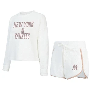 Women's Concepts Sport White New York Yankees Painter Sherpa Long Sleeve T-Shirt - Picture 1 of 1
