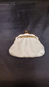 Glomesh Coin Purse White Kiss Lock - Picture 1 of 4