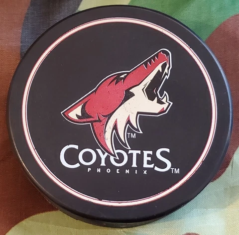 PHOENIX COYOTES ESTABLISHED 1996 NHL MADE IN ๐จ๐ณ VINTAGE RARE OFFICIAL PUCK Cover
