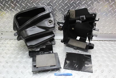 Yamaha V Star 650 XVS650A 2001 caja de herramientas clásica con bandeja de batería 4TR-2160A-00-00 Foto 1 de 4