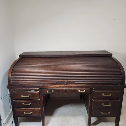 Large roll top desk beautiful needs love  only had two owners Cover