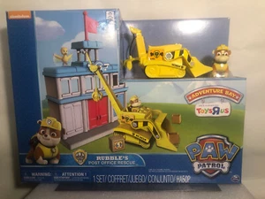Nickelodeon Toys R Us Paw Patrol Rubble's Post Office Rescue Adventure Bay - Picture 1 of 3