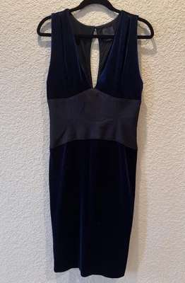Vestido BEBE Terciopelo Azul Oscuro con Cintura Corsé Negro ✨ Midi Bodycon Foto 1 de 4