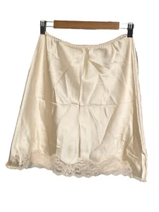 Vintage Maidenform Half dress Slip Ivory elastic waist Size Medium Made In USA - Picture 1 of 8