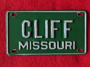 Vtg 1960s Green Aluminum License Plate CLIFF Missouri Boy Name Bike Scooter - Imagen 1 de 2