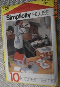 Simplicity House 124 Pattern 10 Kitchen Items Uncut - Picture 1 of 2