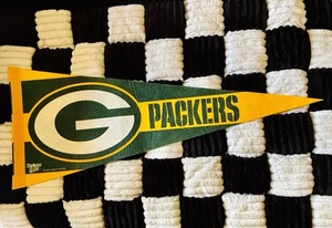 Vintage NFL Football Green Bay Packers Felt Green White Yellow Full Size Pennant - Picture 1 of 4