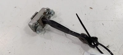 Revisión de puerta trasera izquierda Nissan Versa tope detención 2007 2008 09 Foto 1 de 4