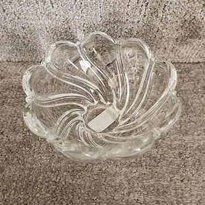 Mikasa Peppermint Clear Round Crystal Bowl/Sweet/Candy Dish 5.5" X 4" New - Picture 1 of 5