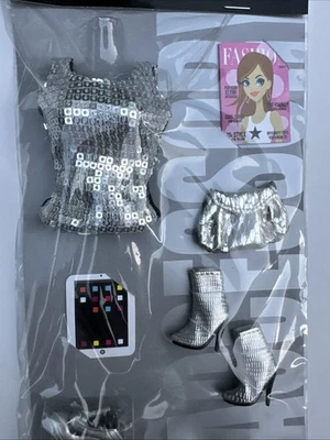 INTEGRITY Fashion Royalty 2011 DYNAMITE GIRLS DAZZLER 12” Doll ACCESSORY PACK LE - Image 1 of 4