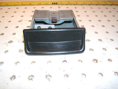 BMW E24 6 series 630/633/635CSI asiento trasero negro genuino BMW OEM 1 cenicero Foto 1 de 4