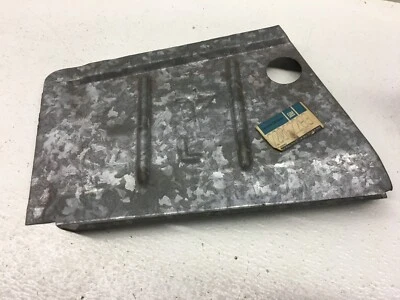 GM NOS 1984 1985 Buick Skylark Left Tailight Filler Body Panel Bracket 20062283 Foto 1 de 4