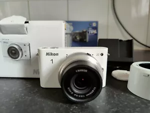 Nikon 1 J2 Compact Digital Camera Boxed + Lens 11-27.5mm + 16GB NIKKOR # - Bild 1 von 13