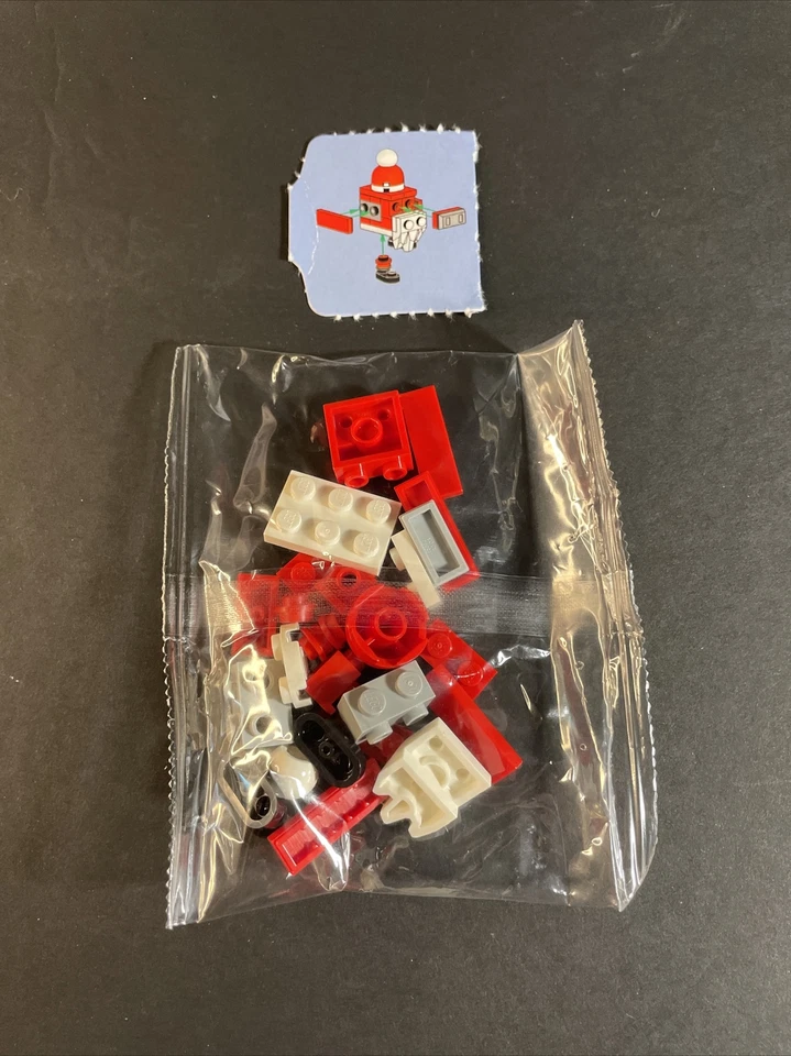 Lego Star Wars Gonk Driod In Santa Suit Mini-figure 75340 Advent Calendar 2022 - Image 1 of 1