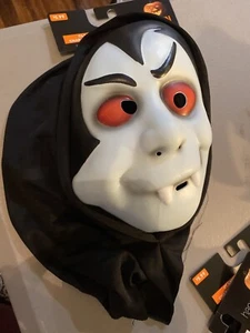 Halloween Dopey Dracula Classic Character Mask - Picture 1 of 4