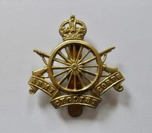 BRITISH ARMY CAP BADGE. THE ARMY CYCLIST CORPS. - Picture 1 of 1