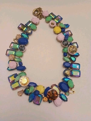 Collar llamativo de diamantes de imitación multicolores J Crew varias piedras faltantes Foto 1 de 4