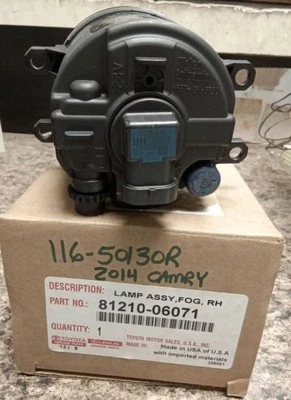 NEW Passenger Fog LIGHT Hatchback Fits2006-19 TOYOTA CAMRY YARIS  - Image 1 of 4