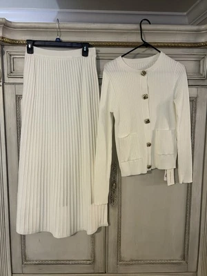 Conjunto Suéter Dos Piezas Damas Talla Mediana Nuevo con Etiquetas Foto 1 de 4