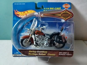 Hot Wheels Harley-Davidson Heritage Softail Classic (1:18) Motorcycle 2000 (NIP) - Picture 1 of 18