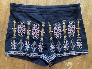 Champagne And Strawberries Women’s Size Large Aztec Pattern Shorts 2” Inseam EUC - Picture 1 of 8