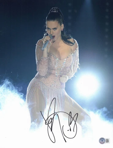 SEXY KATY PERRY SIGNED 11X14 PHOTO AUTHENTIC AUTOGRAPH BECKETT BAS Cover