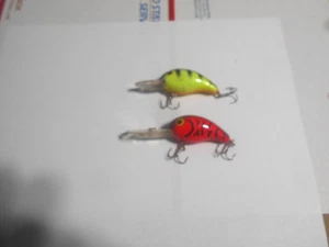 2 VINTAGE BANDIT CRANKBAUT FISHING LURES - Picture 1 of 3