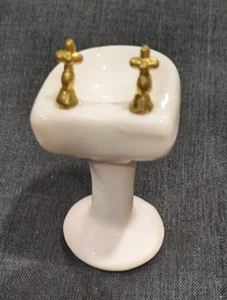 VINTAGE MINIATURE CERAMIC PEDESTAL SINK #7ES-5556 MADE IN TAIWAN - Picture 1 of 6