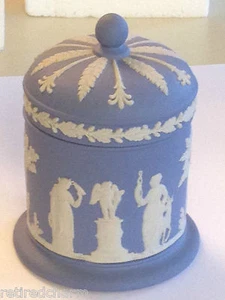 ❤️WEDGWOOD JASPERWARE ~2PC CIGARETTE JAR ~ BLUE Trinket Dish Covered Box 60's❤️ - Picture 1 of 10