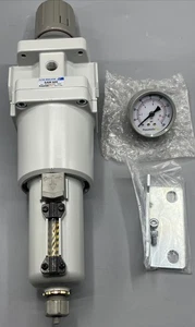 PneumaticPlus Compressed Air Filter Regulator 3/4" NPT Gauge SAW600-N06BG-MEP - Picture 1 of 1