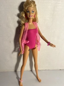Barbie Puppe blonde Haare blaue Augen Ohrringe Lächeln Strand Füße OOAK Schmuck - Bild 1 von 8