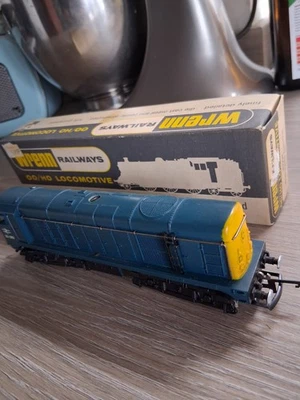 WRENN W2230 OO Gauge Class 20 Diesel No. 20082 BR Blue  - Boxed - Image 1 of 4