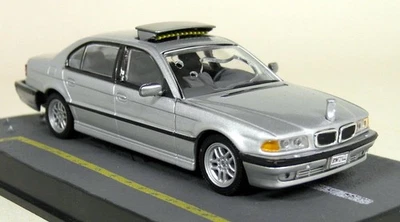 Eon 1/43 007 James Bond BMW 750iL Tomorrow Never Dies Diecast Model Car — 第 1/4 张图片