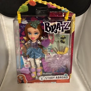 Bambola Bratz studio all'estero Meygan in Scozia nuova sigillata - Foto 1 di 7