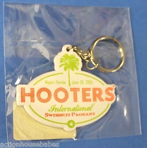 HOOTERS RESTAURANTE TRAJE DE BAÑO INTERNACIONAL CONCURSO FLORDIA LLAVERO LLAVERO - Imagen 1 de 4