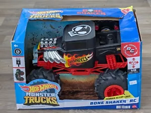 Hot Wheels RC Monster Trucks Bone Shaker - 1:15 Scale Remote Control Vehicle - Picture 1 of 6