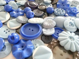 Lot 100 Mixed Assorted BLUE Vintage & New Buttons - Picture 1 of 7
