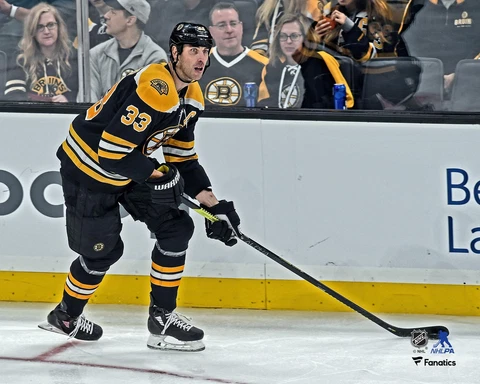 Zdeno Chara Boston Bruins Unsigned Horizontal Black Jersey Skating 8 x 10 Photo Cover