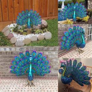Beautiful Peacock Statue Ornament 2024 New Metal Outdoor Garden Decor Realistic - Picture 1 of 1