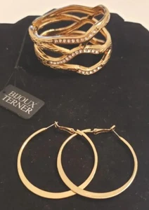 Bijoux Terner Armreif mit Scharnier. & Creolen goldfarben Mix Schmuckset - Bild 1 von 8